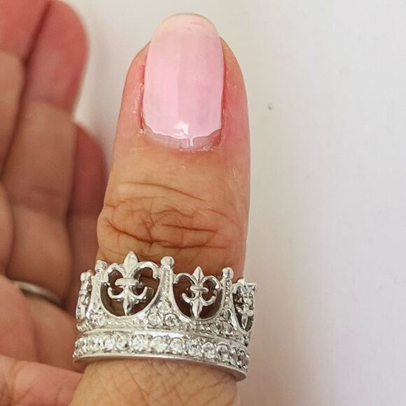 Silver crown design ring size 9 paved clear crystals & Stamped .925 - Picture 2 of 11